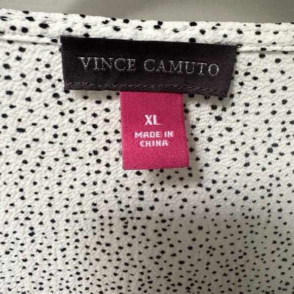 Vince Camuto Cream Blouse with Black Accent - Picture 6 of 11